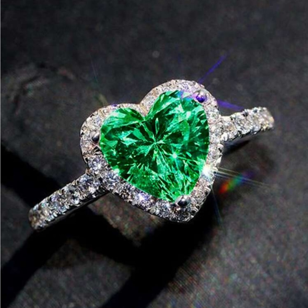 Irish Emerald Green Gemstone Crystal Cz White Gold Plated  Heart Ring - NWTS